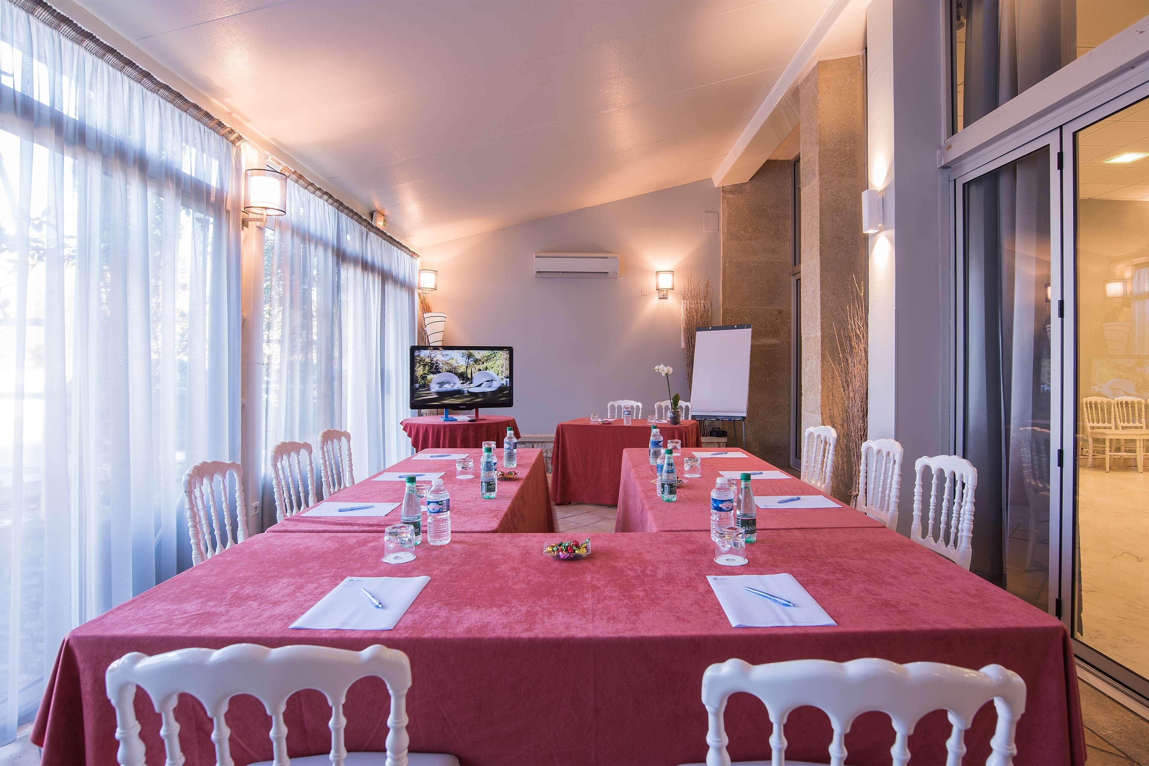Best Western Sevan Parc Hotel Pertuis Dış mekan fotoğraf