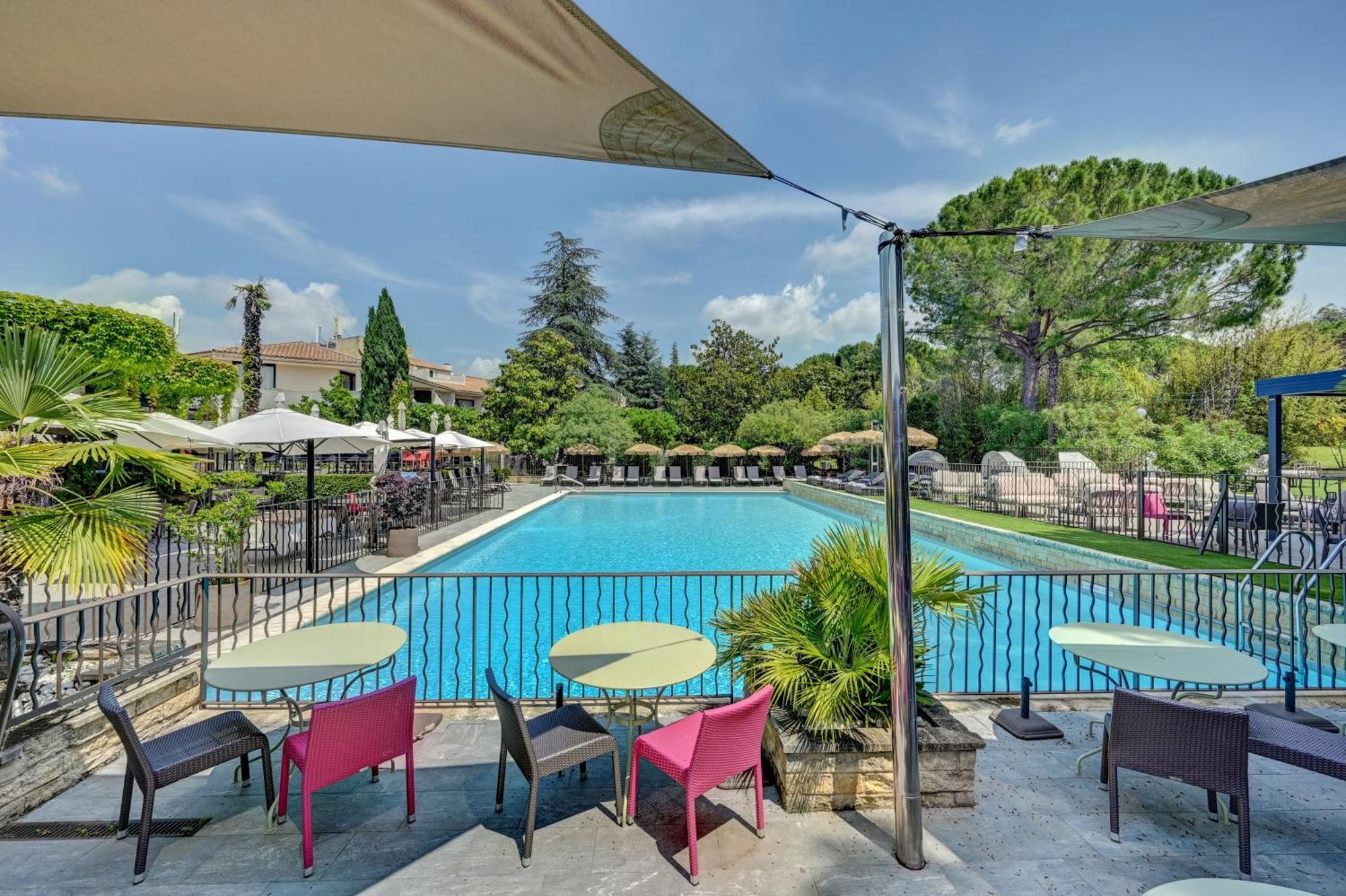 Best Western Sevan Parc Hotel Pertuis Dış mekan fotoğraf