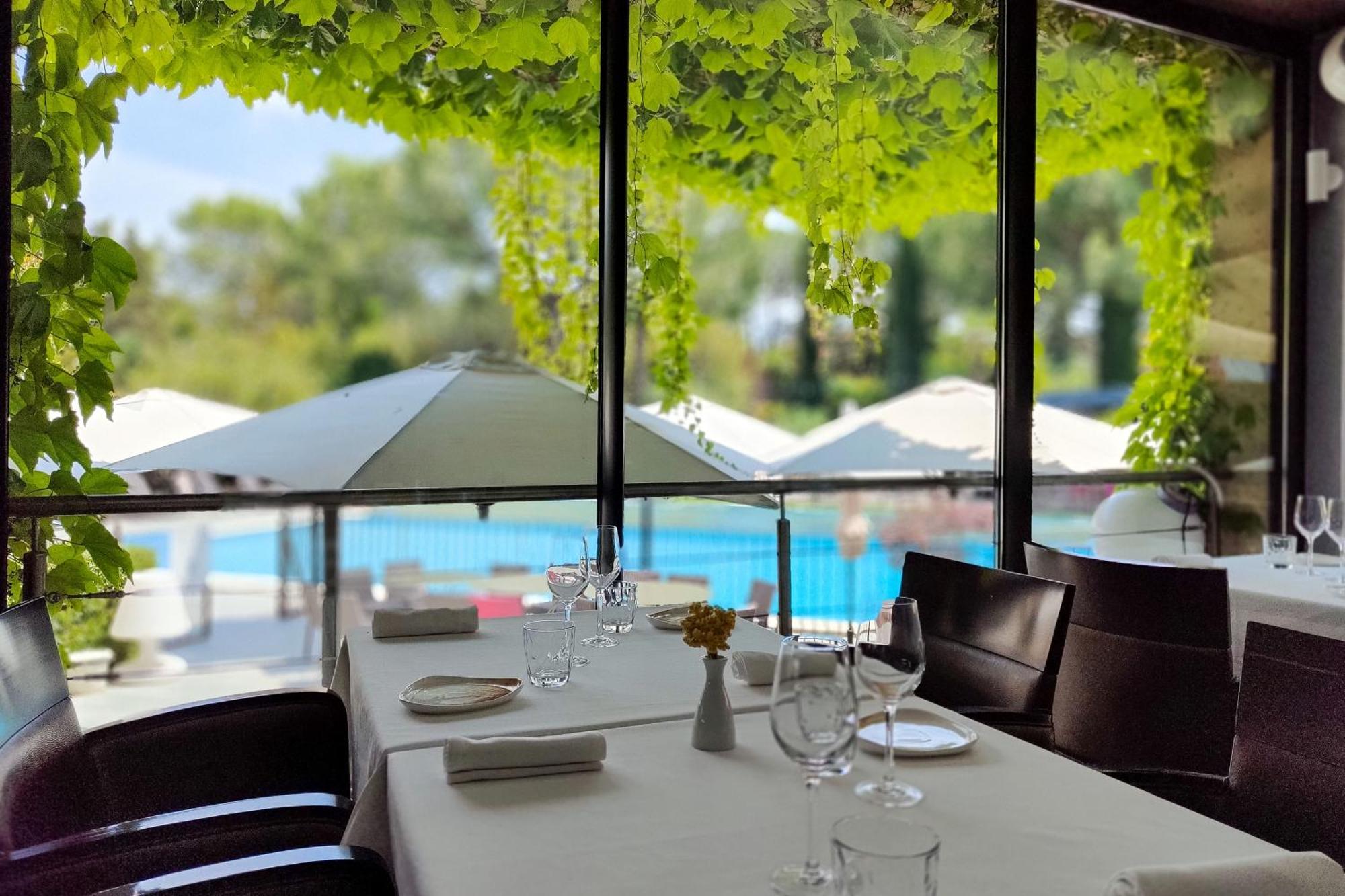 Best Western Sevan Parc Hotel Pertuis Dış mekan fotoğraf